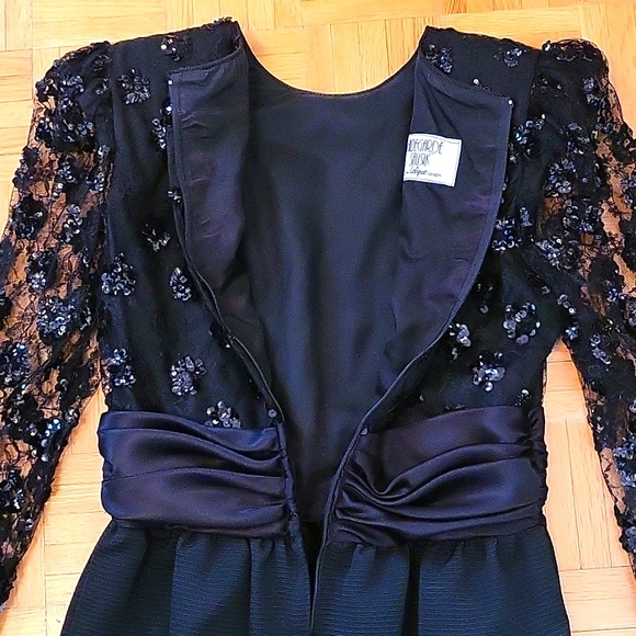 FLASH SALE! CHIC Lace & Sequin Cocktail Dress, Ruched Satin Waist, Tulip Skirt 8 - Picture 11 of 17